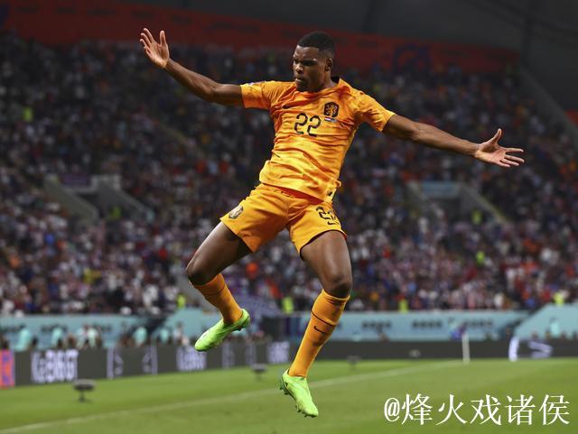 国米后卫邓弗里斯伤情不明复出无期，更换经纪人引转会猜测